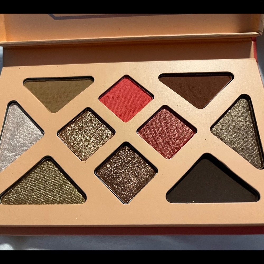 Ahava, V. Kosmetik, teami, item, ATHR Beauty, Complex Culture, Uve.